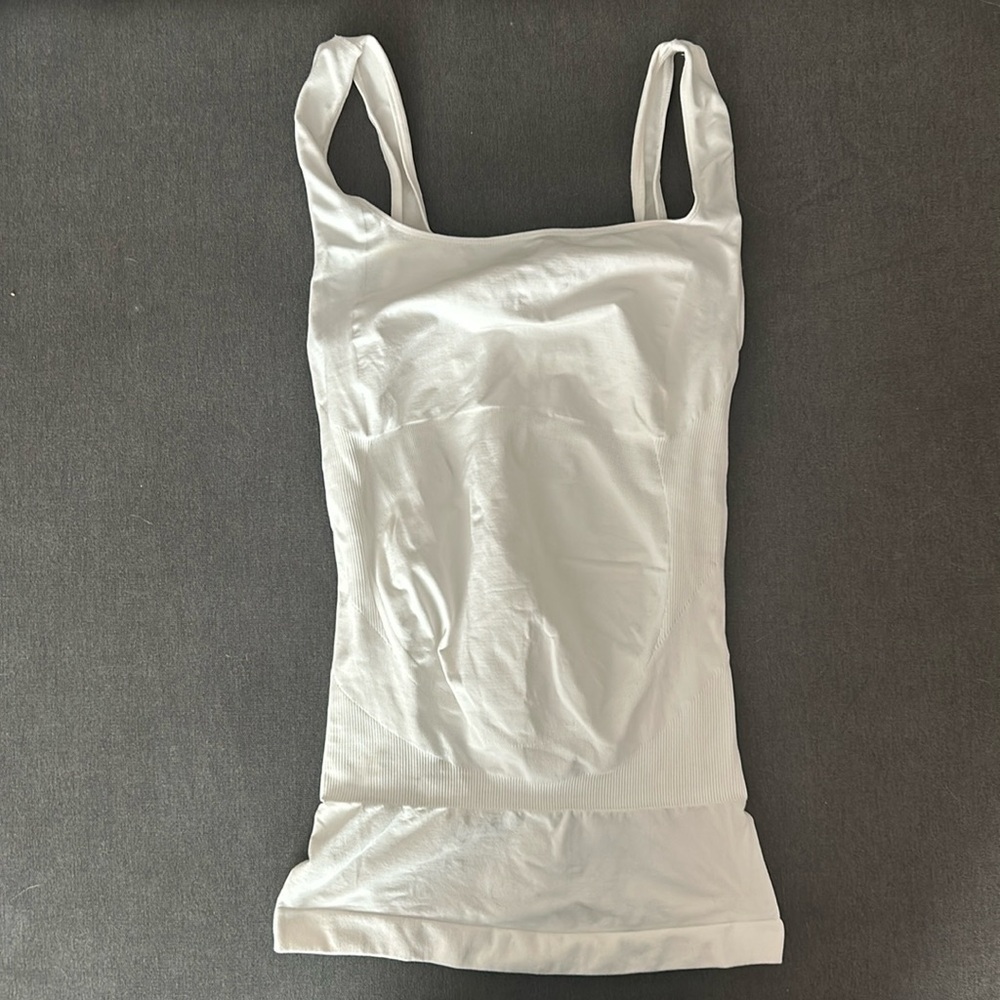 Blanqi Everyday Support Tank top